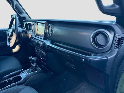 Used 2023 Jeep Wrangler Unlimited w/ Sun & Screen Package AWD/4WD image 33