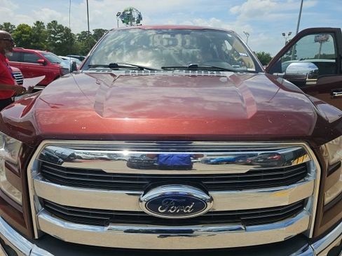 Used 2017 Ford F150 Lariat RWD image 4