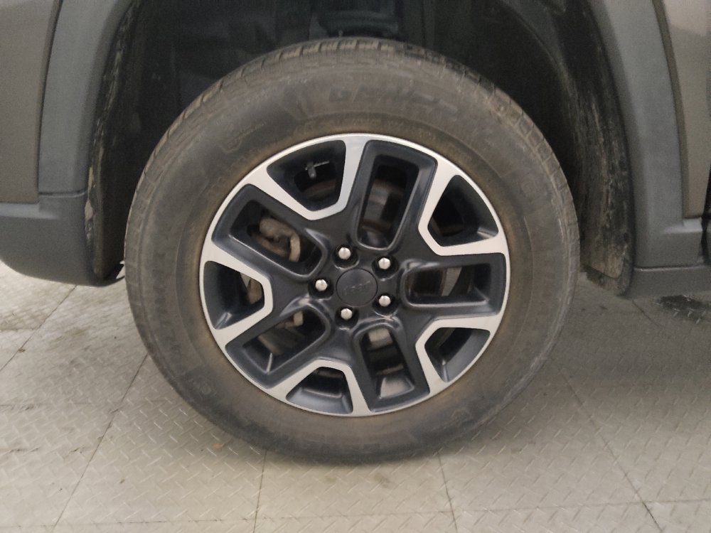 Used 2019 Jeep Compass Trailhawk AWD/4WD image 31