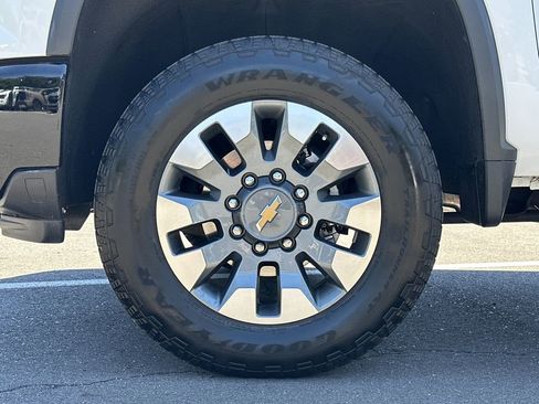 Used 2024 Chevrolet Silverado 2500 Custom w/ Custom Value Package AWD/4WD image 16