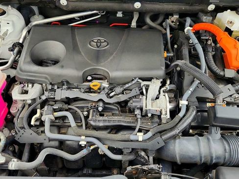 Used 2020 Toyota RAV4 XLE image 24