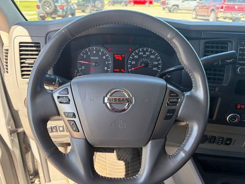 Used 2016 Nissan NV 3500 SL RWD image 10