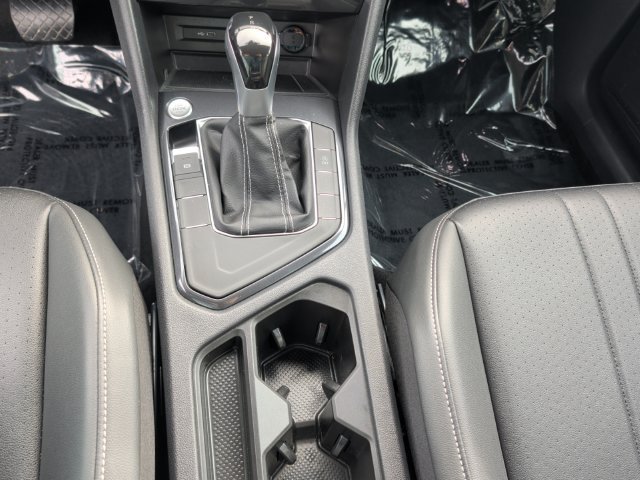 Certified 2023 Volkswagen Tiguan SE FWD image 18