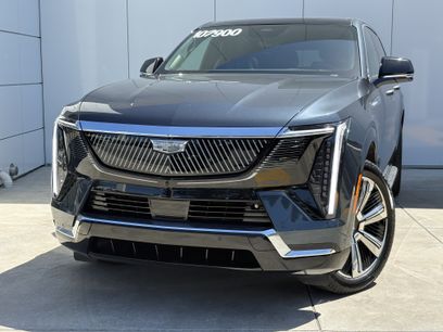 Certified 2025 Cadillac Escalade IQ Luxury 2 w/ LPO, Premium Carpet Package