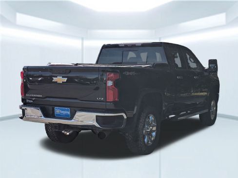 Used 2023 Chevrolet Silverado 2500 LTZ w/ LTZ Premium Package image 6