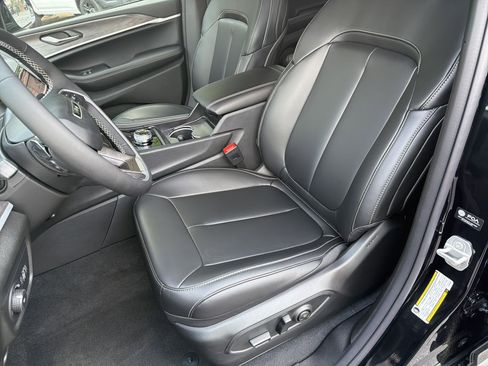 New 2026 Jeep Grand Cherokee Limited RWD image 11