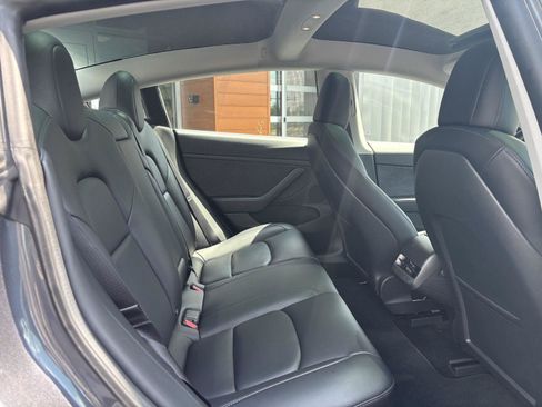 Used 2022 Tesla Model 3 Long Range AWD/4WD image 19