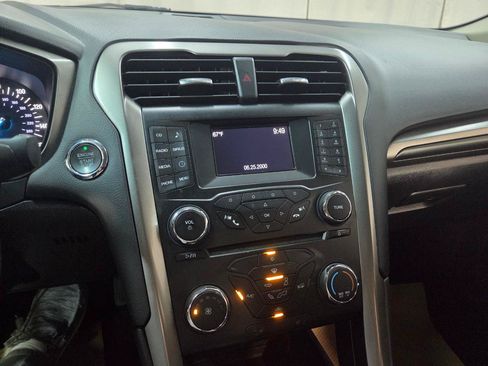 Used 2017 Ford Fusion SE w/ Equipment Group 201A AWD/4WD image 21