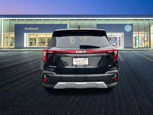 Used 2024 Kia Seltos LX image 7