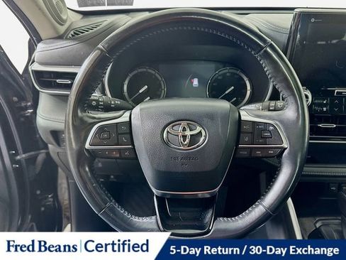 Used 2020 Toyota Highlander Platinum image 12