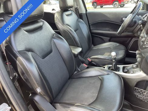 Used 2018 Jeep Compass Latitude w/ Cold Weather Group AWD/4WD image 14