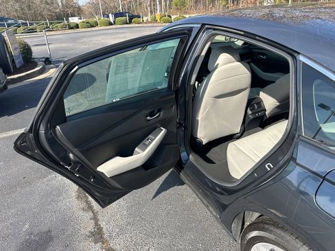 Certified 2025 Honda Accord LX image 12