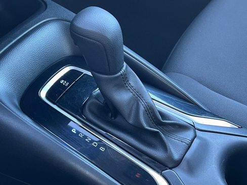 Used 2024 Toyota Corolla LE image 28