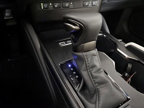 Used 2025 Lexus ES 300h w/ Premium Package FWD image 17