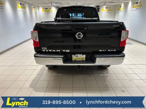 Used 2017 Nissan Titan SV image 15