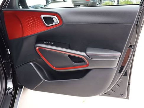 Used 2023 Kia Soul GT-Line image 25