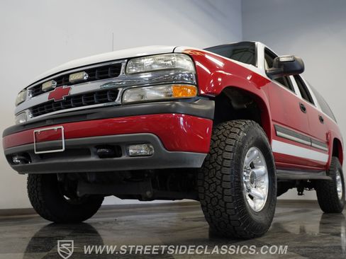 Used 2004 Chevrolet Suburban 2500 AWD/4WD image 21