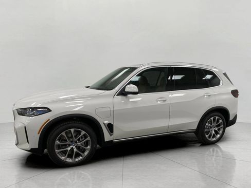 New 2026 BMW X5 xDrive50e image 10