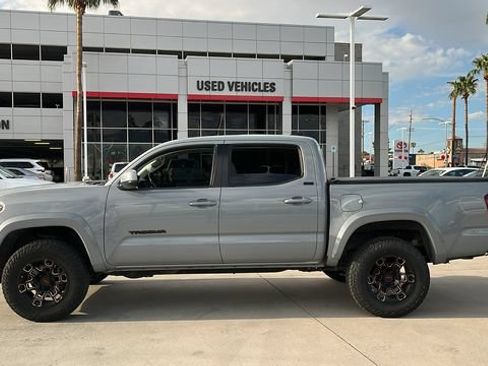 Used 2021 Toyota Tacoma SR5 w/ SR5 Appearance Package (SM) RWD image 3