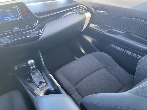 Used 2018 Toyota C-HR XLE image 17