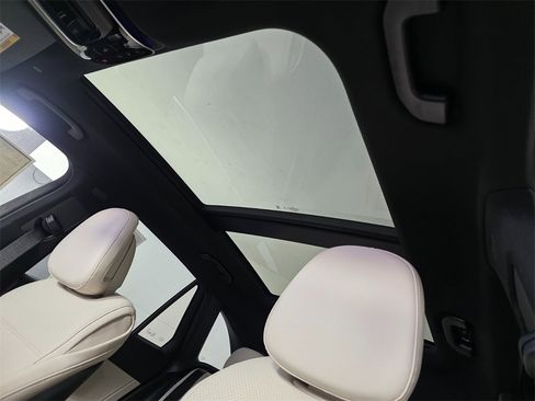 New 2026 Mercedes-Benz GLC 300 image 9