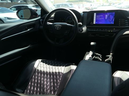 Used 2025 Toyota Camry LE image 24