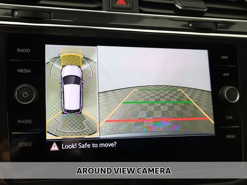 Used 2022 Volkswagen Tiguan SEL R-Line AWD/4WD image 6
