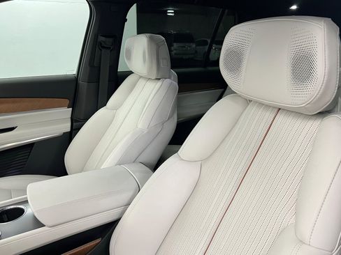 New 2026 Cadillac Vistiq Sport image 17