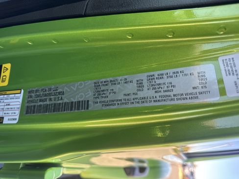 Certified 2025 Jeep Gladiator Rubicon w/ Convenience Group image 37