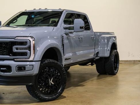 Used 2026 Ford F450 Platinum w/ Platinum Plus Package image 25