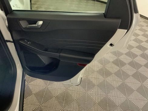 Used 2025 Ford Escape SE FWD image 34