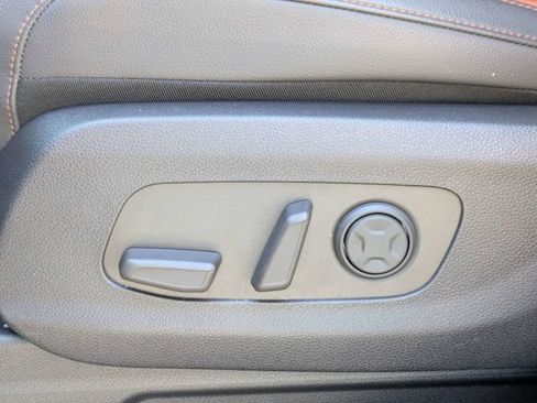 Used 2025 Kia Carnival SX Prestige FWD image 21