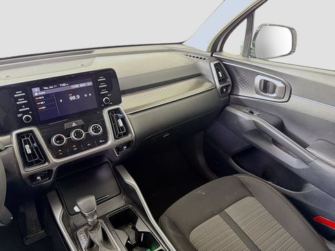 Used 2023 Kia Sorento LX FWD image 25