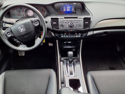 Used 2017 Honda Accord Sport image 4