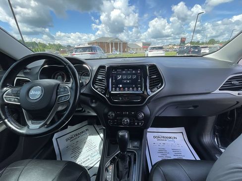 Used 2020 Jeep Cherokee Limited FWD image 10