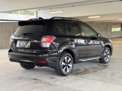Used 2017 Subaru Forester 2.5i Premium w/ All-Weather Package AWD/4WD image 5