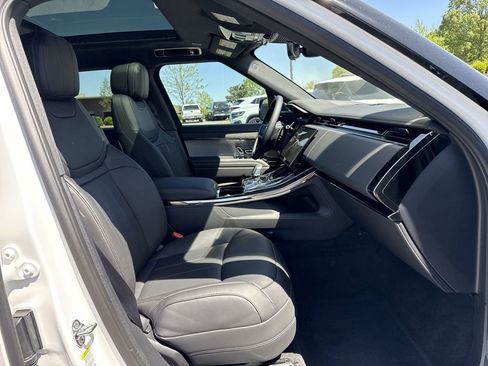 New 2025 Land Rover Range Rover Sport Dynamic SE image 18