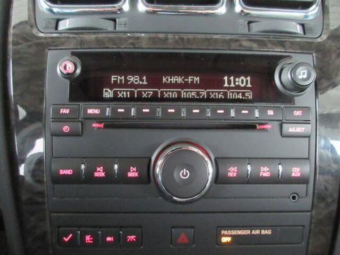 Used 2011 GMC Acadia Denali image 21