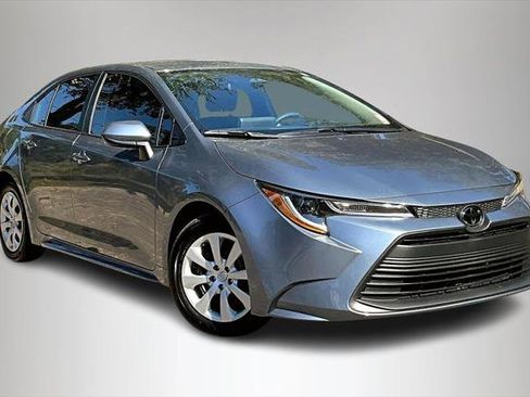 Certified 2024 Toyota Corolla LE image 2