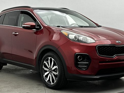 Used 2018 Kia Sportage EX w/ EX Technology Package image 3