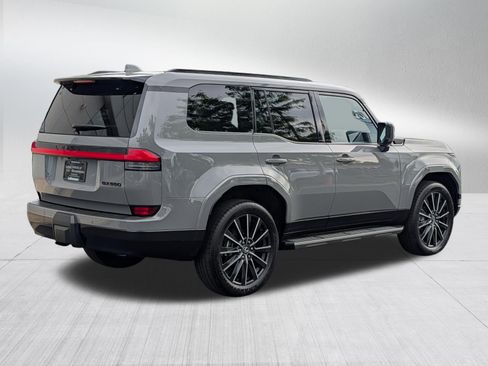 Used 2025 Lexus GX 550 w/ Accessory Package (2T) AWD/4WD image 7