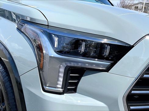 Used 2026 Toyota Sequoia Platinum image 28