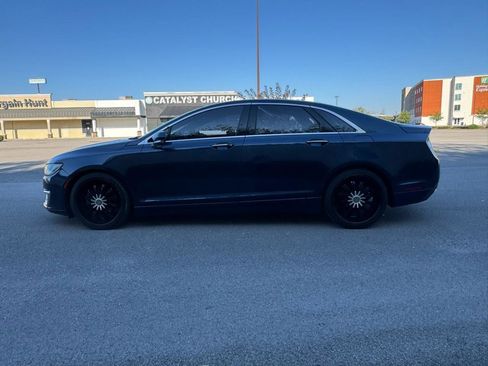 Used 2017 Lincoln MKZ Reserve w/ Climate Package FWD image 2