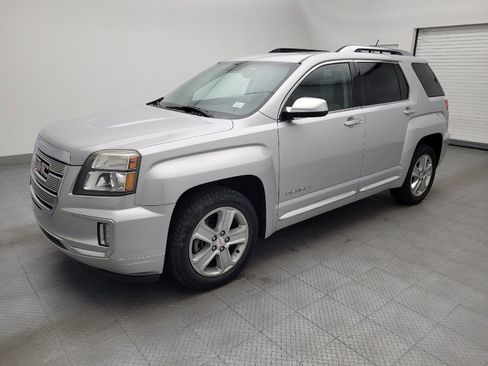 Used 2017 GMC Terrain Denali FWD image 2