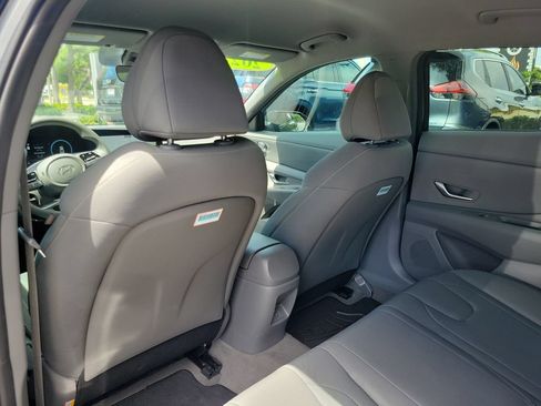 Used 2024 Hyundai Elantra SEL FWD image 8