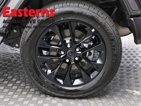 Used 2025 Jeep Wrangler Unlimited Sahara AWD/4WD image 8