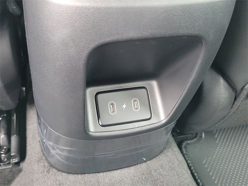 New 2025 Hyundai Elantra Limited image 19