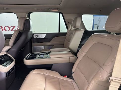 Used 2022 Lincoln Navigator Reserve AWD/4WD image 13