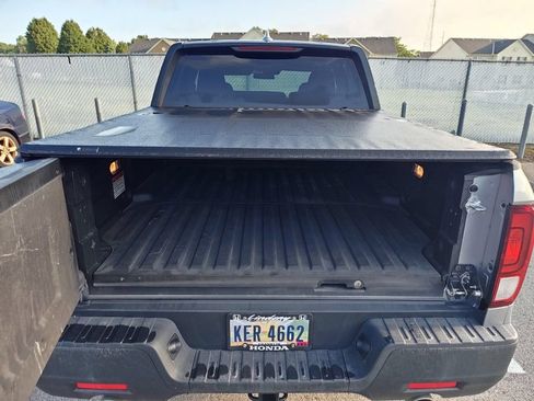 Used 2023 Honda Ridgeline Sport image 5