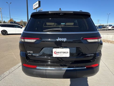 Used 2022 Jeep Grand Cherokee L Limited w/ Luxury Tech Group II image 4